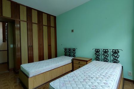 Casa à venda com 200m², 3 quartos e 2 vagas Casa à venda com 200m², 3 quartos e 2 vagasQuarto 2 - Armários