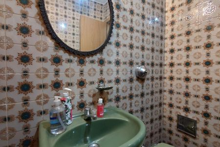 Casa à venda com 200m², 3 quartos e 2 vagas Casa à venda com 200m², 3 quartos e 2 vagasLavabo