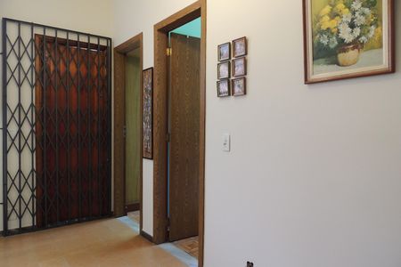 Casa à venda com 200m², 3 quartos e 2 vagasHall social