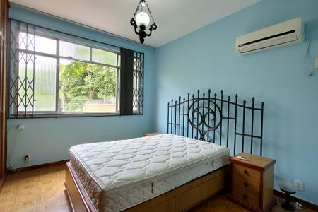 Casa à venda com 200m², 3 quartos e 2 vagas Casa à venda com 200m², 3 quartos e 2 vagasQuarto 1 - Armários