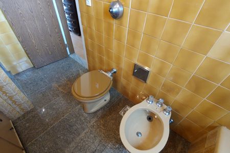 Casa à venda com 200m², 3 quartos e 2 vagas Casa à venda com 200m², 3 quartos e 2 vagasBanheiro Social