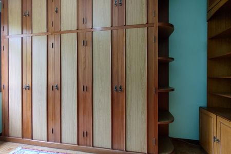 Casa à venda com 200m², 3 quartos e 2 vagas Casa à venda com 200m², 3 quartos e 2 vagasQuarto 3