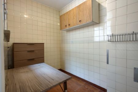 Casa à venda com 200m², 3 quartos e 2 vagas Casa à venda com 200m², 3 quartos e 2 vagasQuarto de Serviço