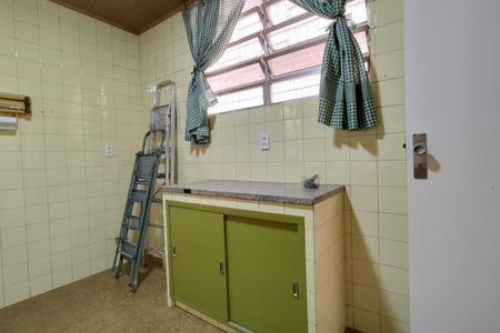 Casa à venda com 200m², 3 quartos e 2 vagas Casa à venda com 200m², 3 quartos e 2 vagasCozinha - Armários