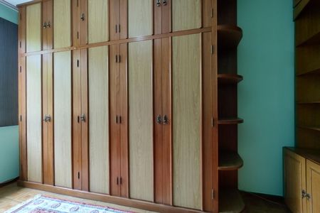 Casa à venda com 200m², 3 quartos e 2 vagas Casa à venda com 200m², 3 quartos e 2 vagasQuarto 3