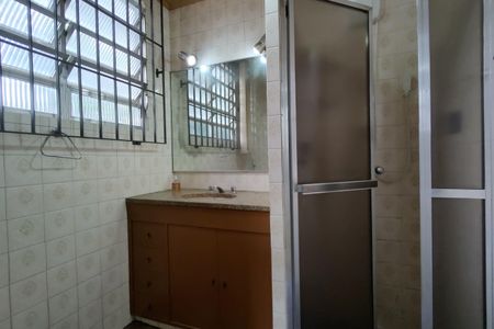 Casa à venda com 200m², 3 quartos e 2 vagas Casa à venda com 200m², 3 quartos e 2 vagasBanheiro da Suíte 1