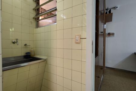 Casa à venda com 200m², 3 quartos e 2 vagas Casa à venda com 200m², 3 quartos e 2 vagasCozinha - Armários