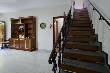 Casa à venda com 200m², 3 quartos e 2 vagas Casa à venda com 200m², 3 quartos e 2 vagasSala