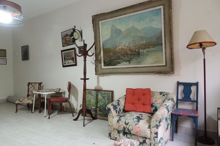 Casa à venda com 200m², 3 quartos e 2 vagasSala