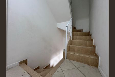 Casa de condomínio à venda com 116m², 4 quartos e 1 vagaCorredor