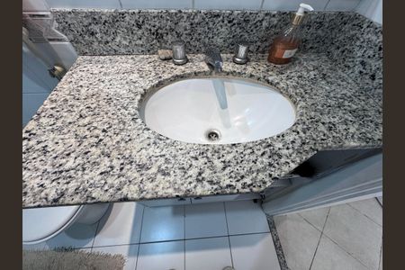 Casa de condomínio à venda com 116m², 4 quartos e 1 vagaSuíte 2 - Banheiro