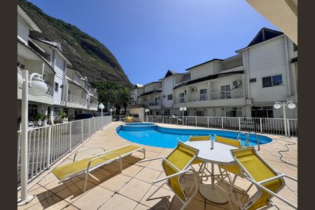 Casa de condomínio à venda com 116m², 4 quartos e 1 vagaÁrea comum