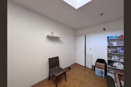 Casa de condomínio à venda com 116m², 4 quartos e 1 vagaQuarto