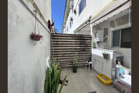 Casa de condomínio à venda com 116m², 4 quartos e 1 vagaÁrea externa