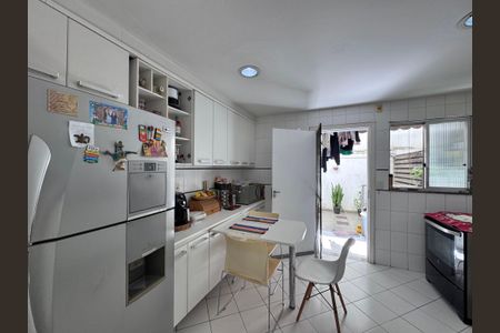 Casa de condomínio à venda com 116m², 4 quartos e 1 vagaCozinha