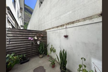 Casa de condomínio à venda com 116m², 4 quartos e 1 vagaÁrea externa