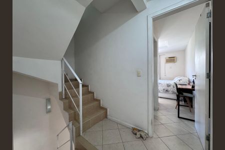 Casa de condomínio à venda com 116m², 4 quartos e 1 vagaCorredor