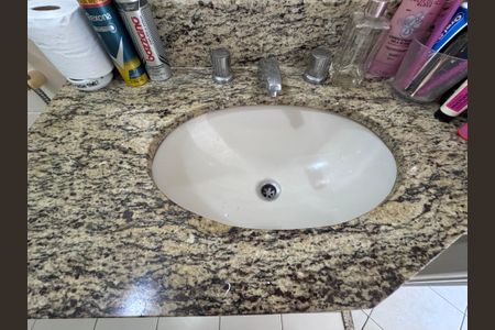 Casa de condomínio à venda com 116m², 4 quartos e 1 vagaSuíte 3 - Banheiro