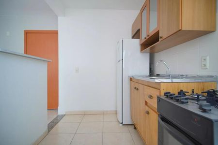 Cozinha  de apartamento à venda com 2 quartos, 49m² em Humaitá, Porto Alegre