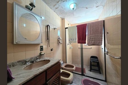 Apartamento à venda com 160m², 3 quartos e 1 vaga Apartamento à venda com 160m², 3 quartos e 1 vagaBanheiro Social