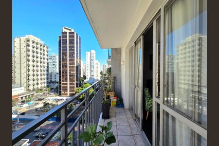 Apartamento à venda com 160m², 3 quartos e 1 vaga Apartamento à venda com 160m², 3 quartos e 1 vagaVaranda