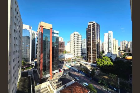Apartamento à venda com 160m², 3 quartos e 1 vaga Apartamento à venda com 160m², 3 quartos e 1 vagaVista