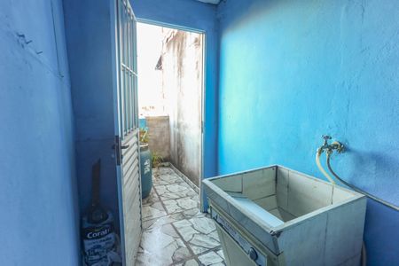 Casa à venda com 83m², 1 quarto e sem vaga