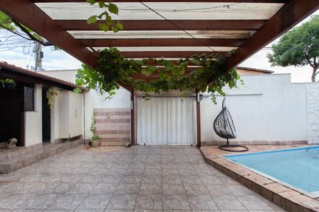 Casa à venda com 220m², 2 quartos e 2 vagasÁrea comum