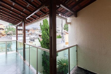 Casa à venda com 220m², 2 quartos e 2 vagasVaranda