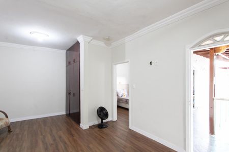 Casa à venda com 220m², 2 quartos e 2 vagasSala 2