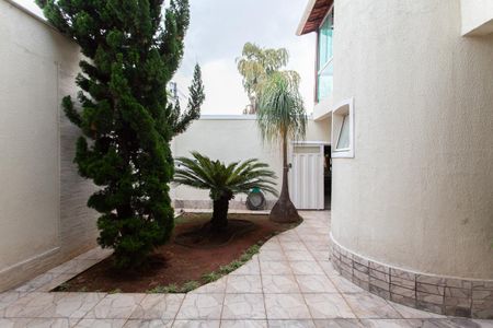 Casa à venda com 220m², 2 quartos e 2 vagasÁrea comum