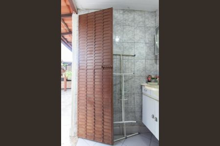 Casa à venda com 220m², 2 quartos e 2 vagasBanheiro Social 2