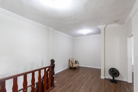 Casa à venda com 220m², 2 quartos e 2 vagasSala 2