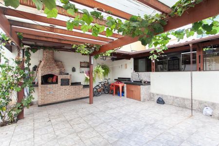 Casa à venda com 220m², 2 quartos e 2 vagasÁrea comum