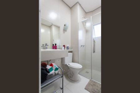 Casa à venda com 220m², 2 quartos e 2 vagasBanheiro da Suíte