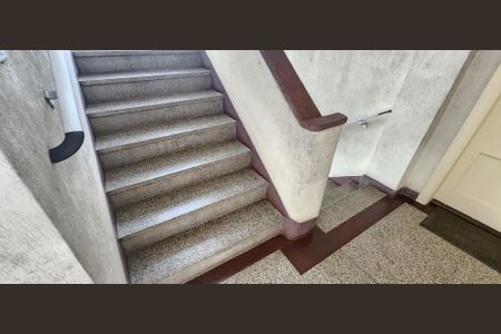 Studio para alugar com 42m², 1 quarto e 1 vagaEscada