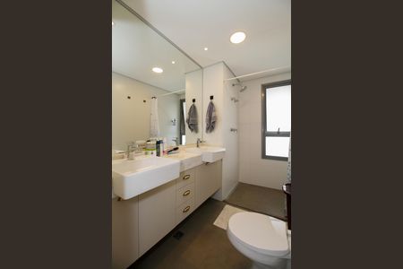 Apartamento à venda com 122m², 3 quartos e 2 vagasBanheiro da Suíte 1