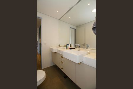 Apartamento à venda com 122m², 3 quartos e 2 vagasBanheiro da Suíte 1