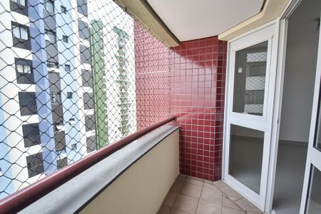 Studio para alugar com 32m², 1 quarto e 1 vaga Studio para alugar com 32m², 1 quarto e 1 vagaVaranda