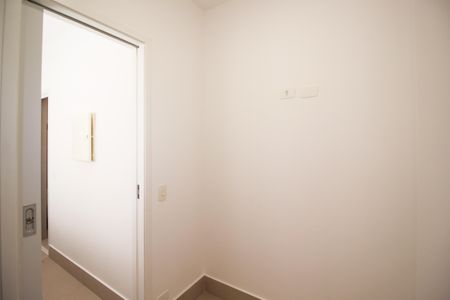 Apartamento à venda com 126m², 2 quartos e 2 vagas Apartamento à venda com 126m², 2 quartos e 2 vagasQuarto de Serviço