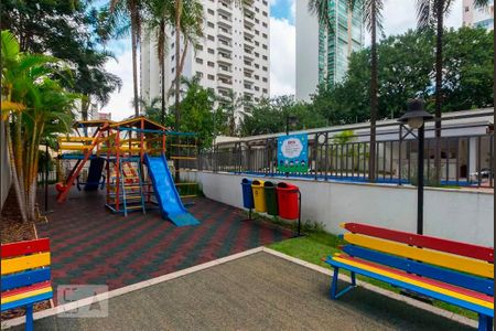 Apartamento à venda com 126m², 2 quartos e 2 vagas Apartamento à venda com 126m², 2 quartos e 2 vagasÁrea comum - Playground