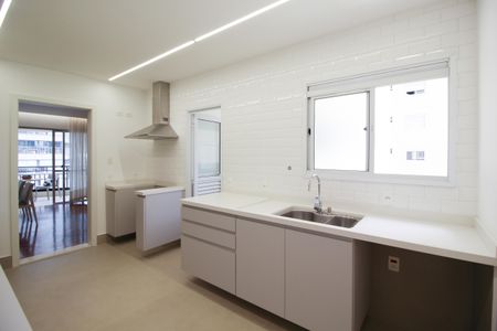 Apartamento à venda com 126m², 2 quartos e 2 vagas Apartamento à venda com 126m², 2 quartos e 2 vagasCozinha