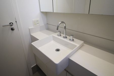 Apartamento à venda com 126m², 2 quartos e 2 vagas Apartamento à venda com 126m², 2 quartos e 2 vagasBanheiro da Suíte 2