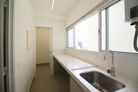 Apartamento à venda com 126m², 2 quartos e 2 vagas Apartamento à venda com 126m², 2 quartos e 2 vagasÁrea de Serviço