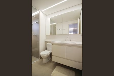 Apartamento à venda com 126m², 2 quartos e 2 vagas Apartamento à venda com 126m², 2 quartos e 2 vagasBanheiro da Suíte 1