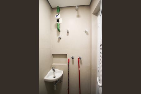 Apartamento à venda com 126m², 2 quartos e 2 vagas Apartamento à venda com 126m², 2 quartos e 2 vagasBanheiro de serviço