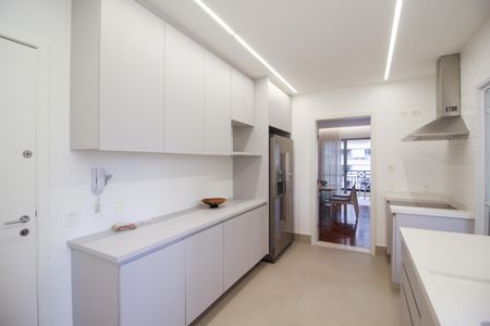 Apartamento à venda com 126m², 2 quartos e 2 vagas Apartamento à venda com 126m², 2 quartos e 2 vagasCozinha