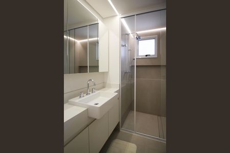 Apartamento à venda com 126m², 2 quartos e 2 vagas Apartamento à venda com 126m², 2 quartos e 2 vagasBanheiro da Suíte 2