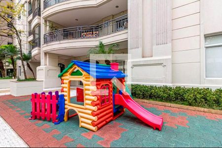 Apartamento à venda com 126m², 2 quartos e 2 vagas Apartamento à venda com 126m², 2 quartos e 2 vagasÁrea comum - Playground