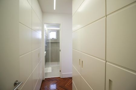 Apartamento à venda com 126m², 2 quartos e 2 vagas Apartamento à venda com 126m², 2 quartos e 2 vagasSuíte 2